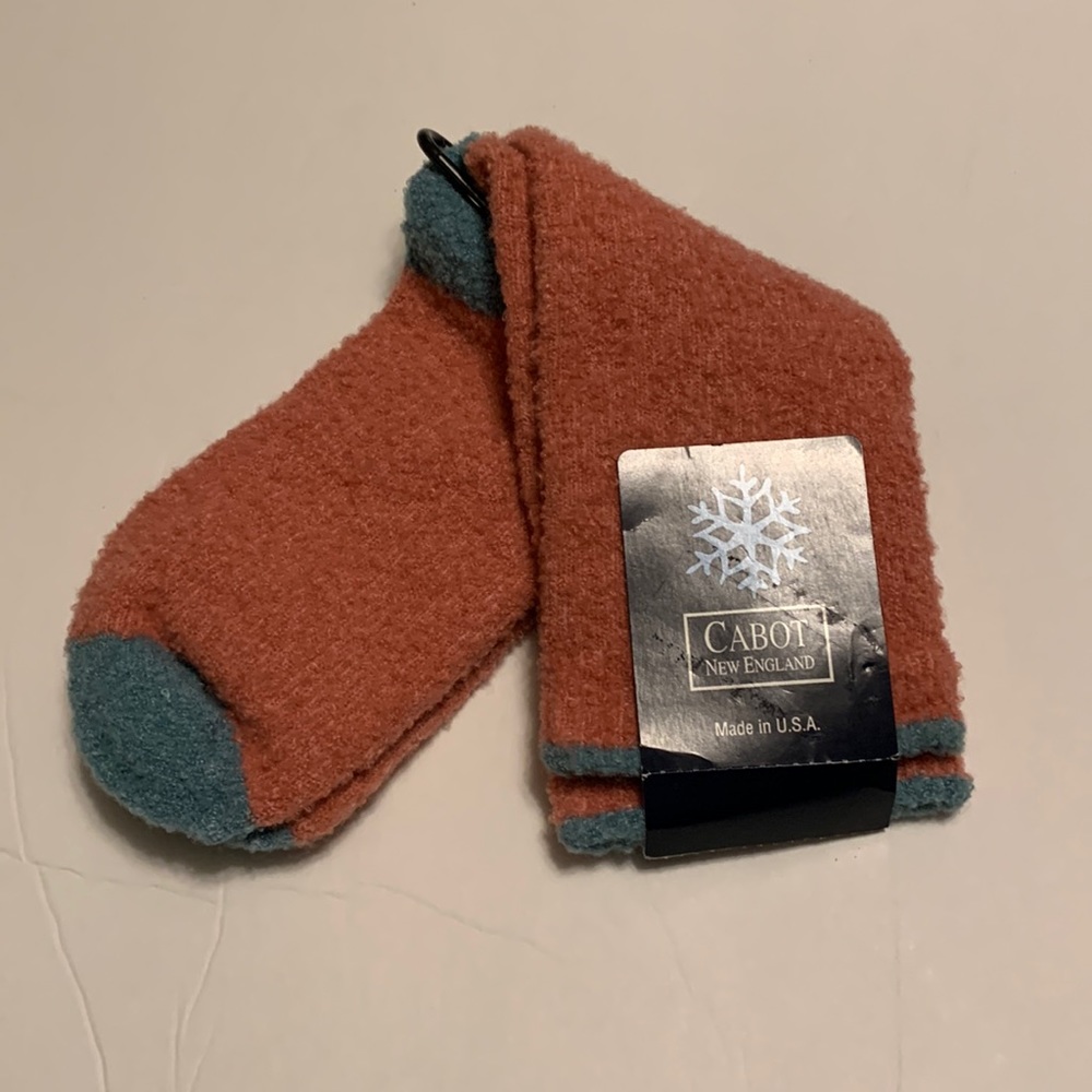 NWT CABOT NEW ENGLAND SOCKS SIZE 9-11 MADE IN THE USA